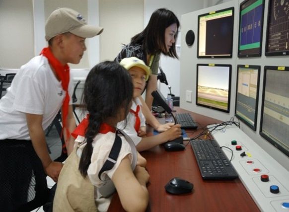 365英国上市集团